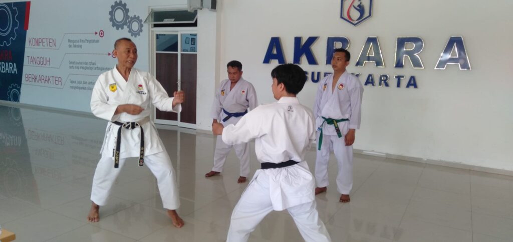 latihan karate